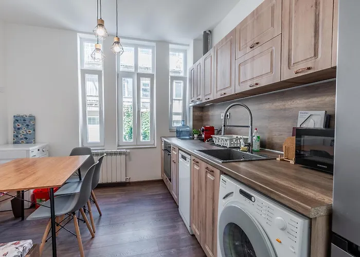 Vitoshka - R3 * София